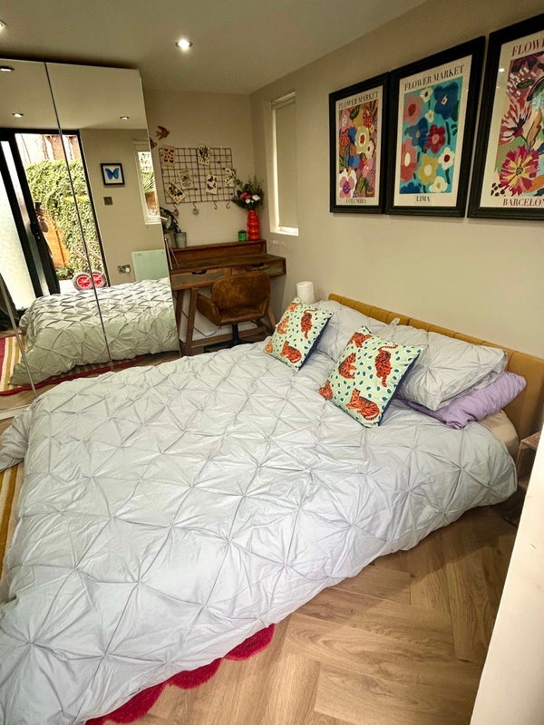 Room Arundel Close in Greater London