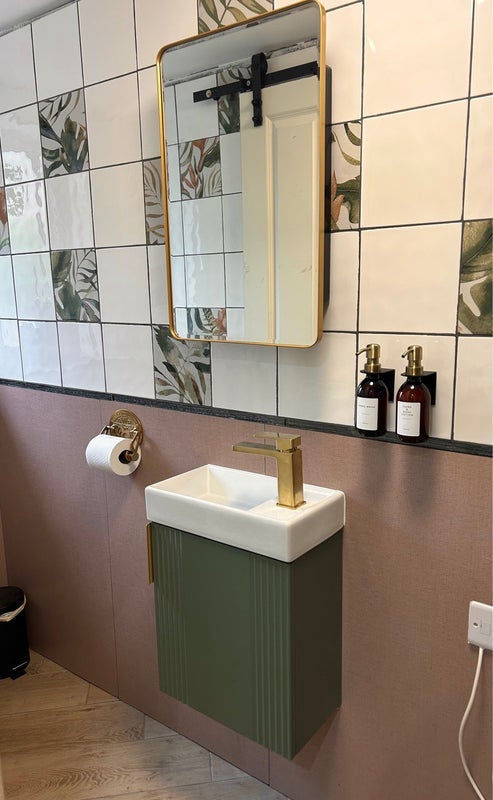 Room Arundel Close in Greater London