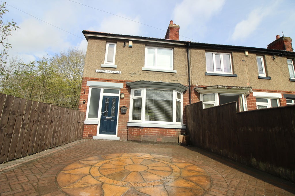 House Clive Street in Ferryhill Station