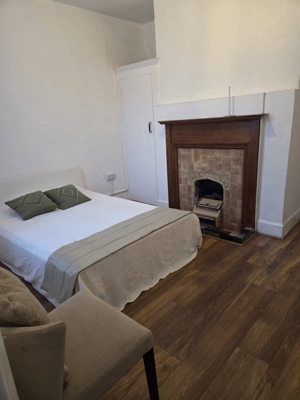 Room Harrow Road in Greater London