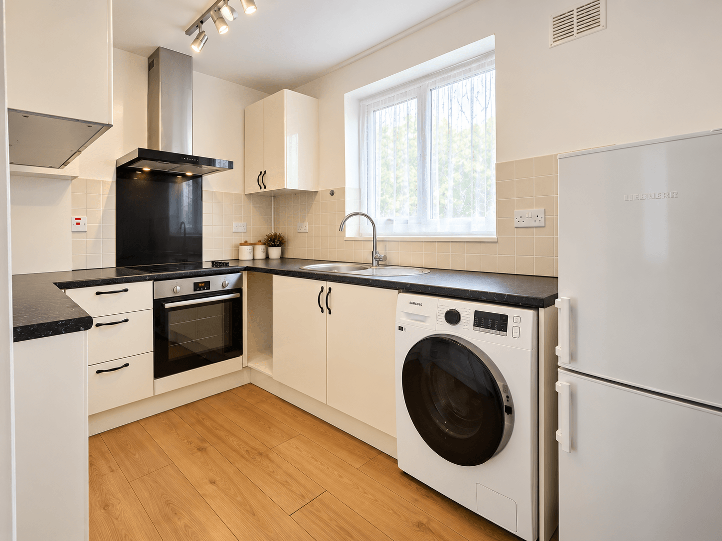Flat Michaelmas Road in Coventry
