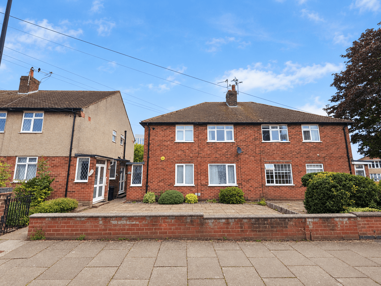 Flat Michaelmas Road in Coventry