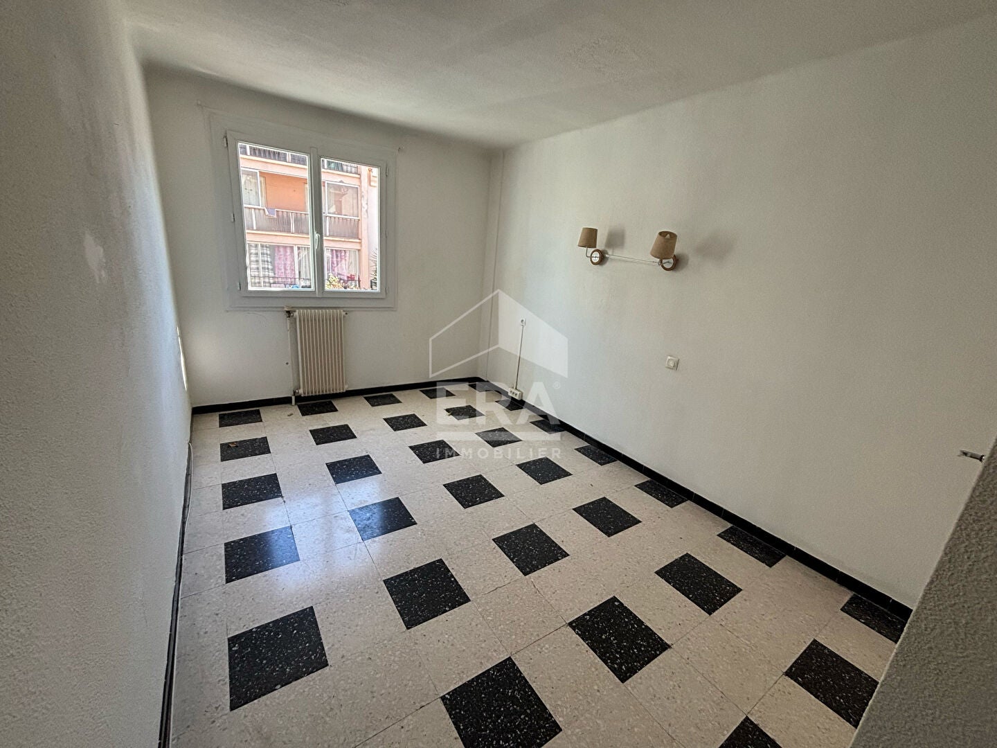 Flat Place Jean Moulin in Perpignan