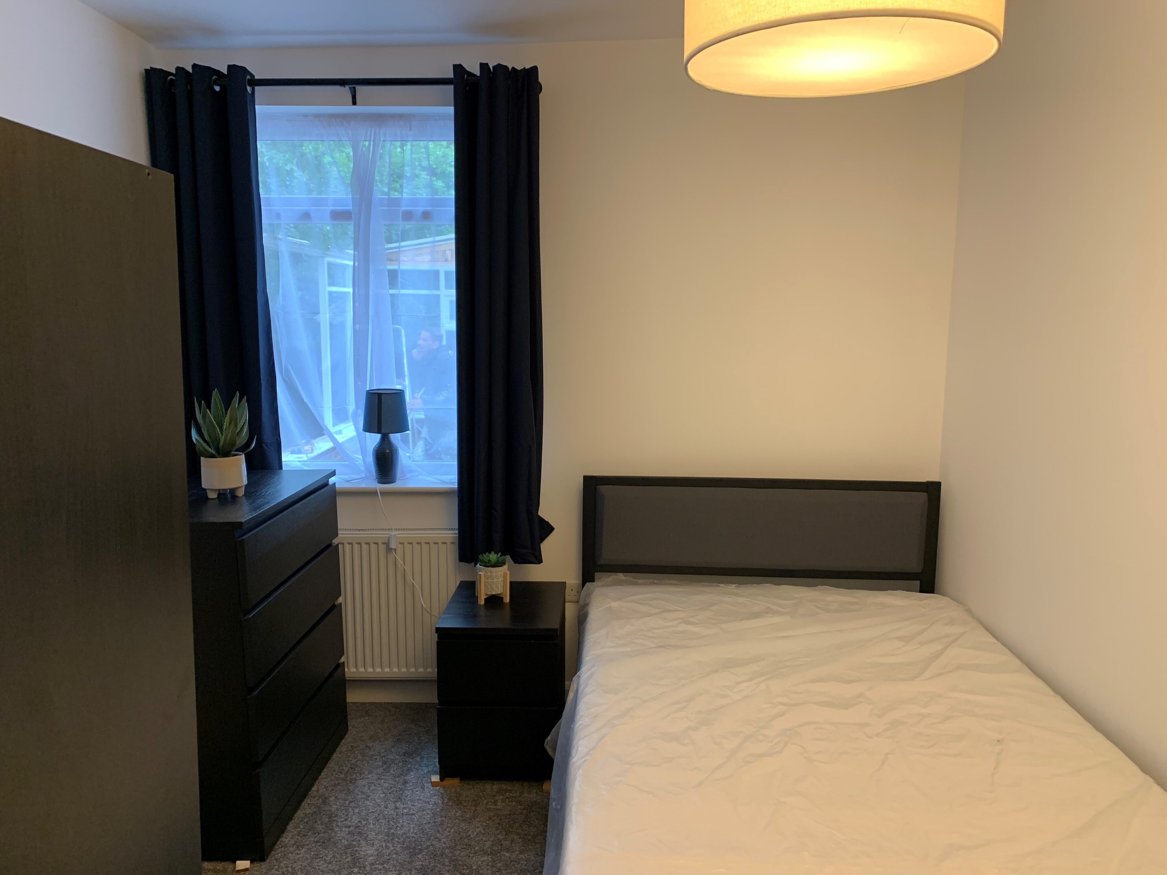 Room Shirburn Avenue in Mansfield Woodhouse
