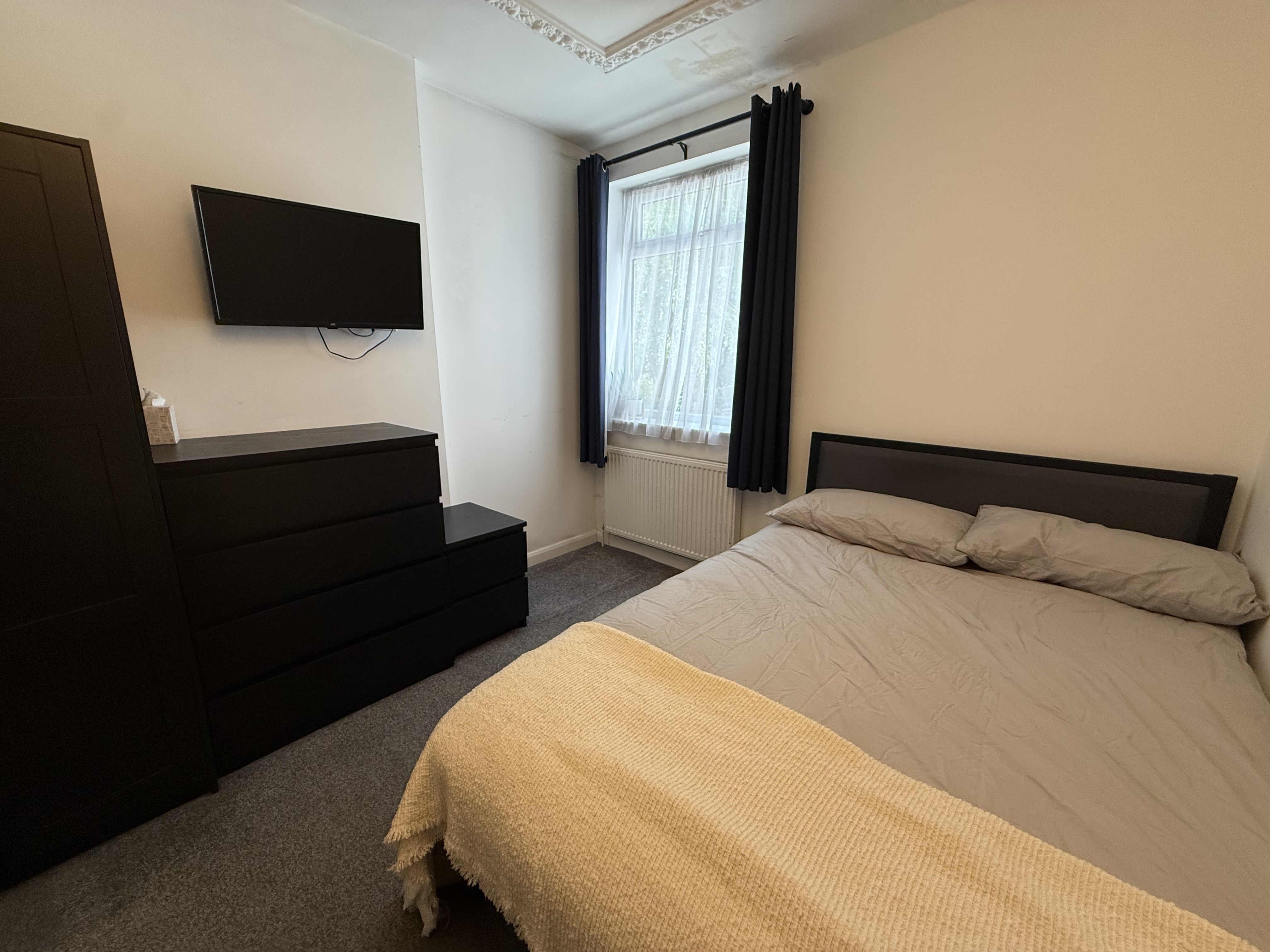 Room Shirburn Avenue in Mansfield Woodhouse