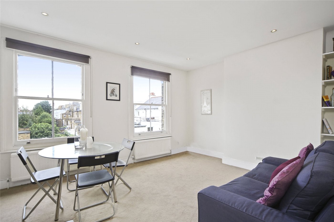 Flat Thornfield Road in Greater London
