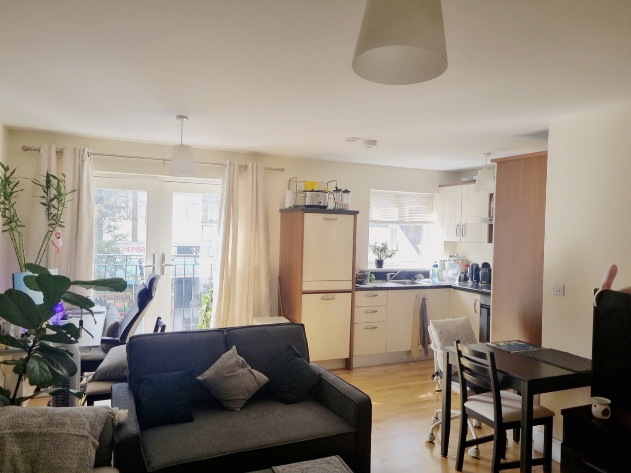 Room Westport Street in Greater London