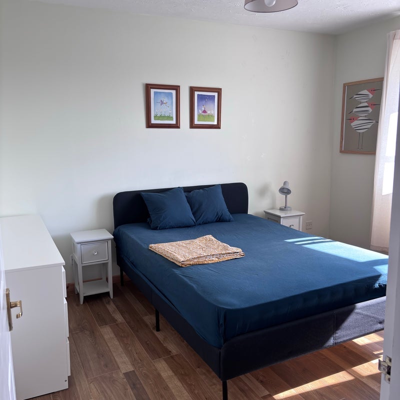 Room Cobham Close in Slough