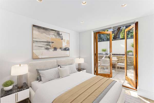 Flat Ladbroke Grove in Greater London