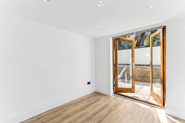 Flat Ladbroke Grove in Greater London