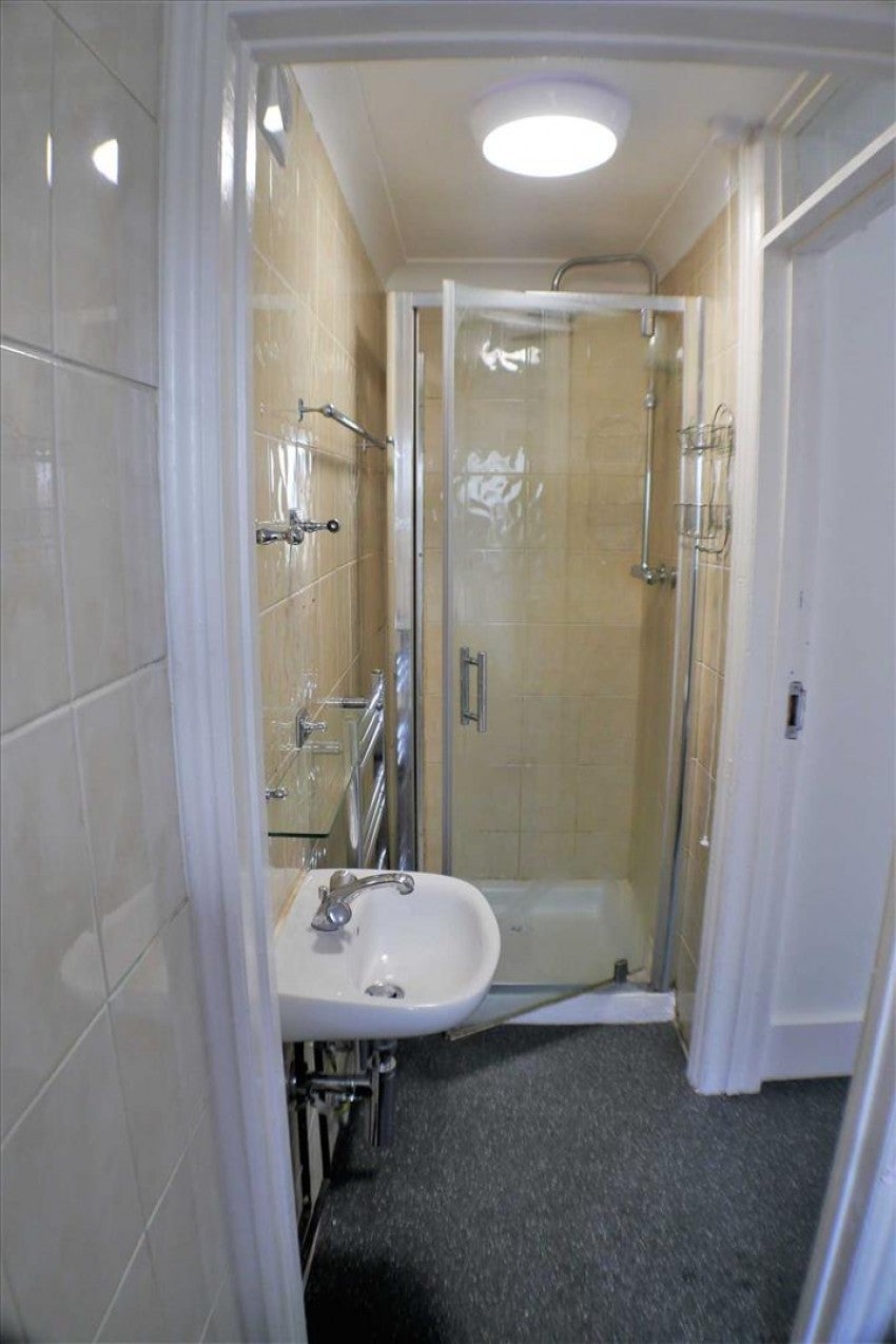 Room Queen Street in Worthing