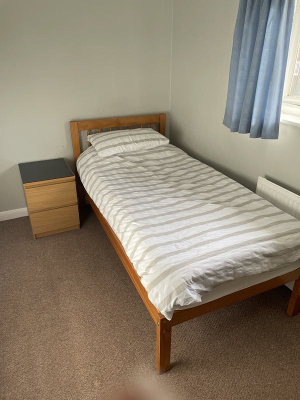 Room Lathcoates Crescent in Chelmsford