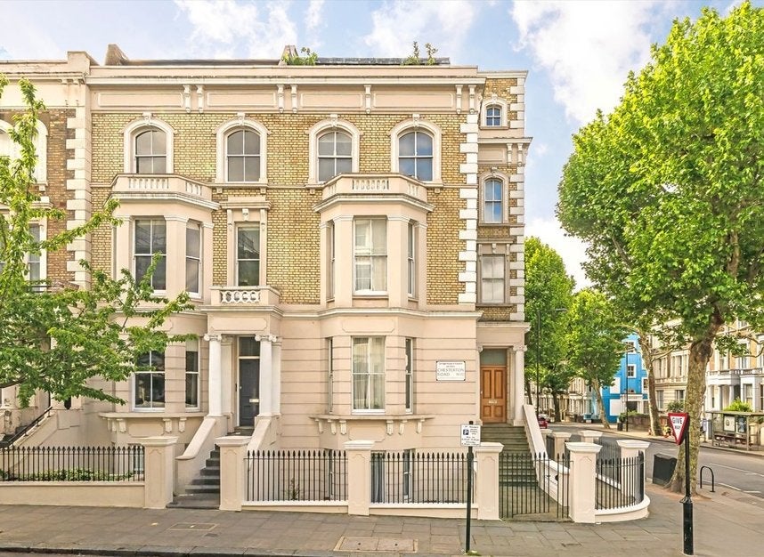 Flat Chesterton Road in Greater London