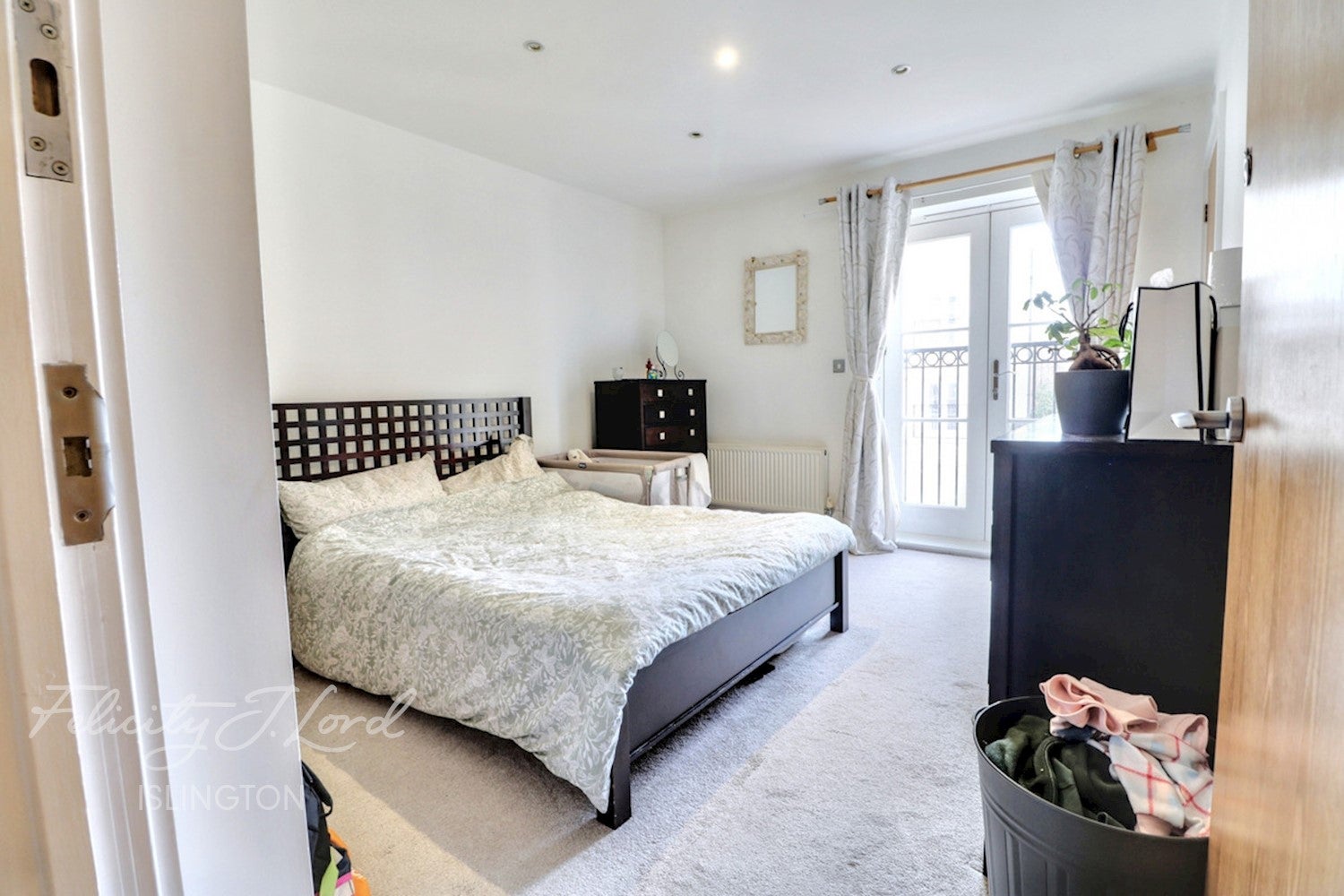 Flat Northpoint Square in Greater London