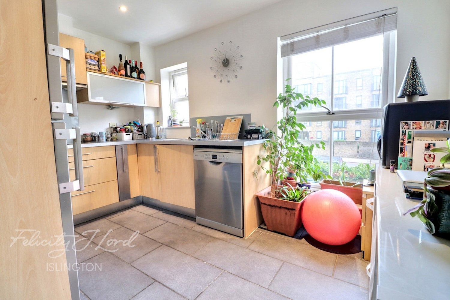 Flat Northpoint Square in Greater London