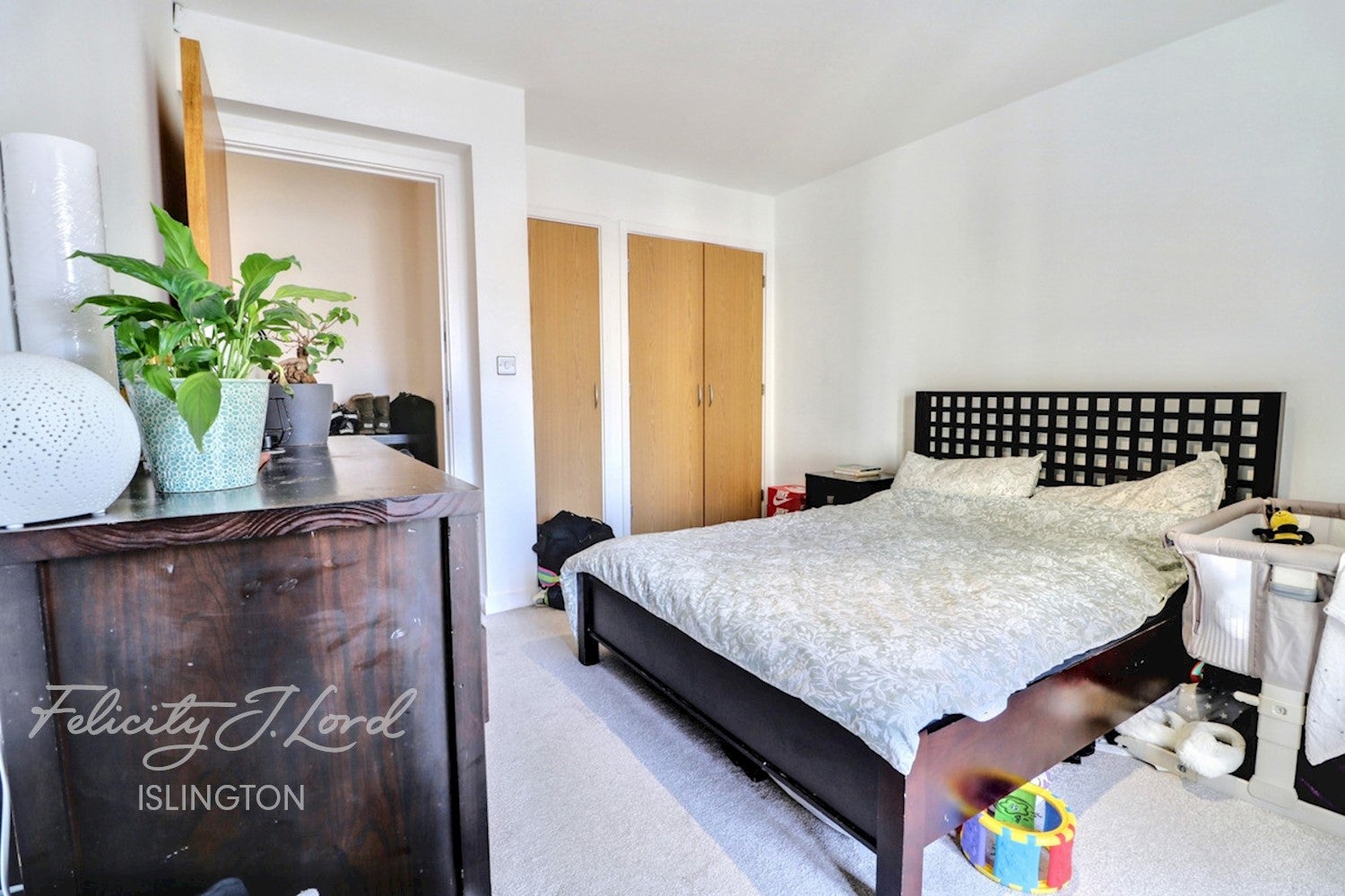 Flat Northpoint Square in Greater London
