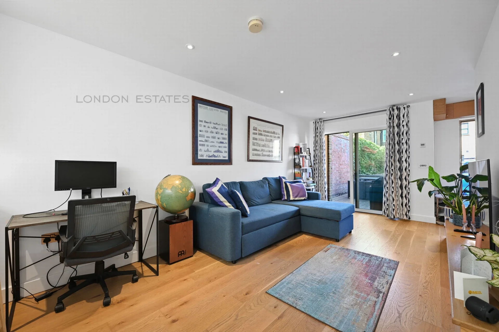 House Beaumont Road in Greater London