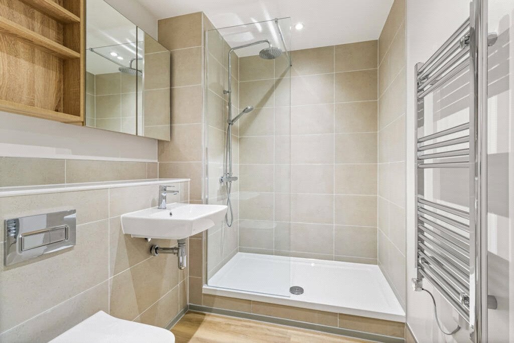 Flat Parkside Place in Borough of Spelthorne
