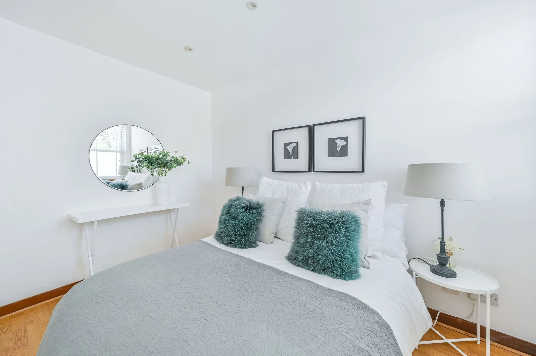 Flat Boleyn Road in Greater London
