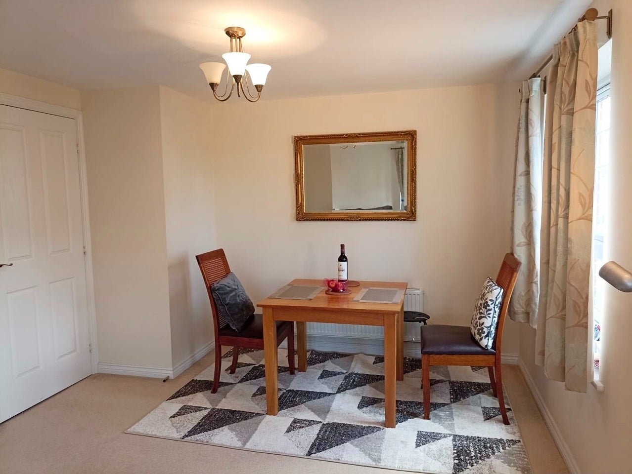 Flat Kenton Lane in Newcastle upon Tyne