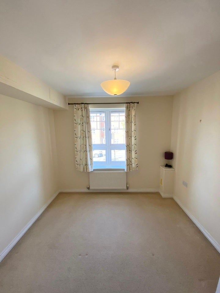 Flat Kenton Lane in Newcastle upon Tyne