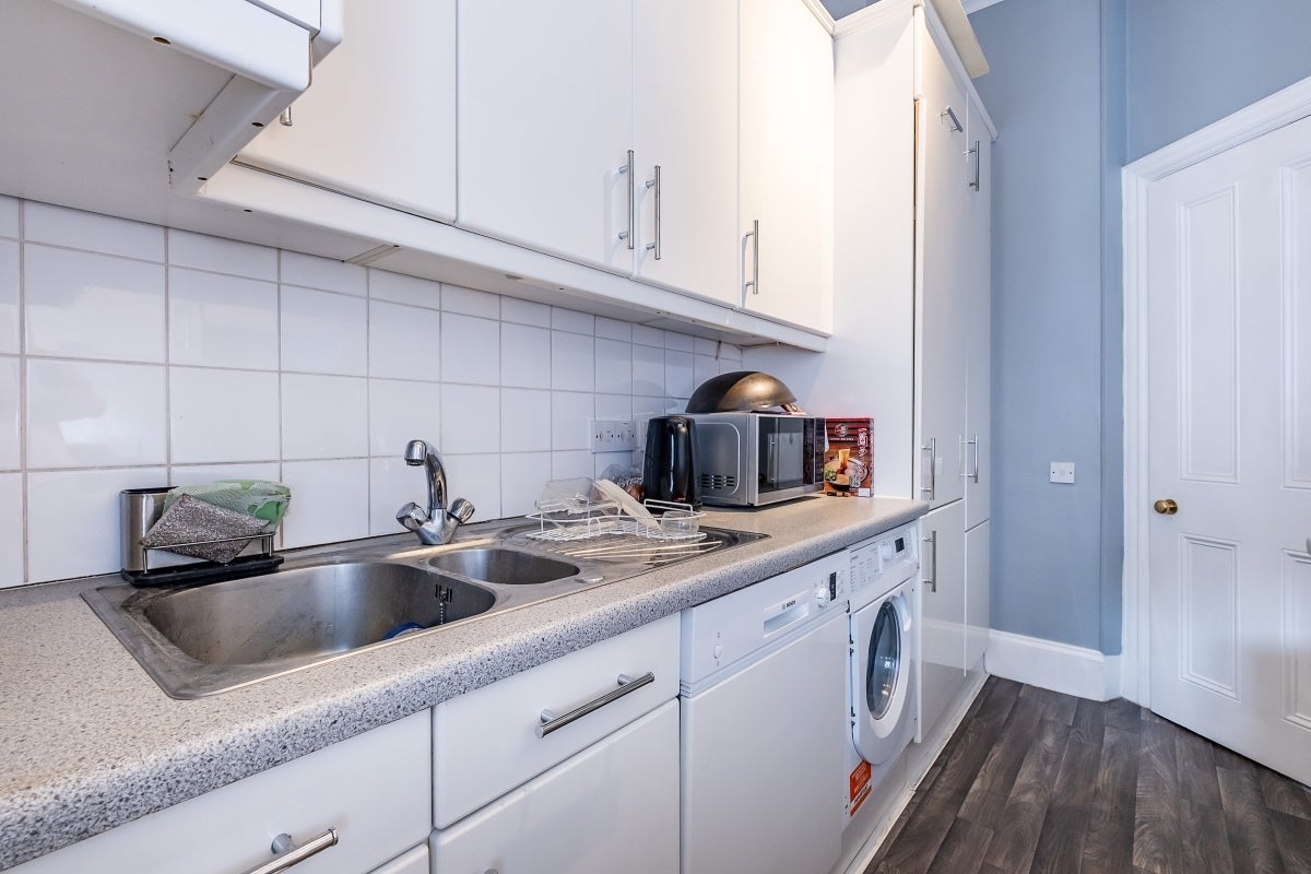 Flat Sloane Court West in Greater London