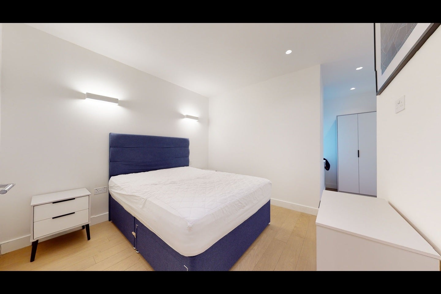 Flat Great West Road in Greater London