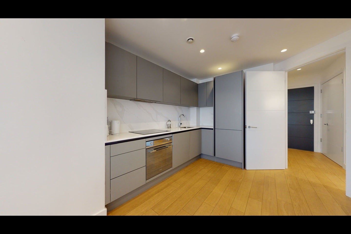 Flat Great West Road in Greater London