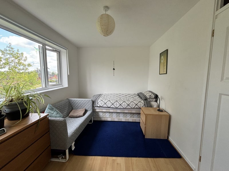 House Viceroy Close in Huntingdonshire