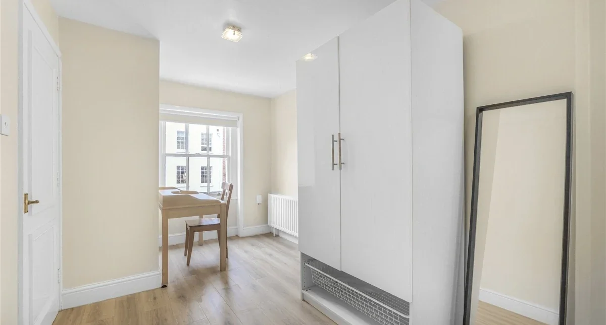 Flat Charlotte Street in Greater London