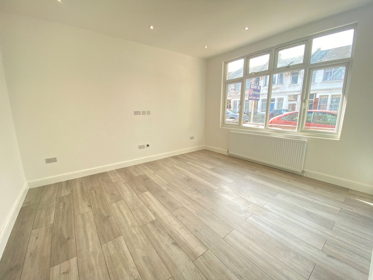 Flat Dunbar Road in Greater London