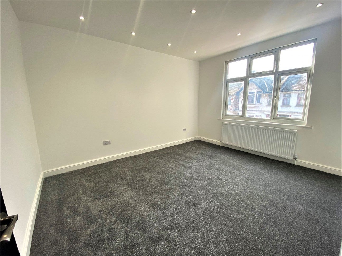 Flat Dunbar Road in Greater London
