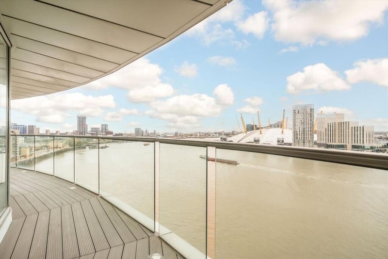 Room Fairmont Avenue in Greater London