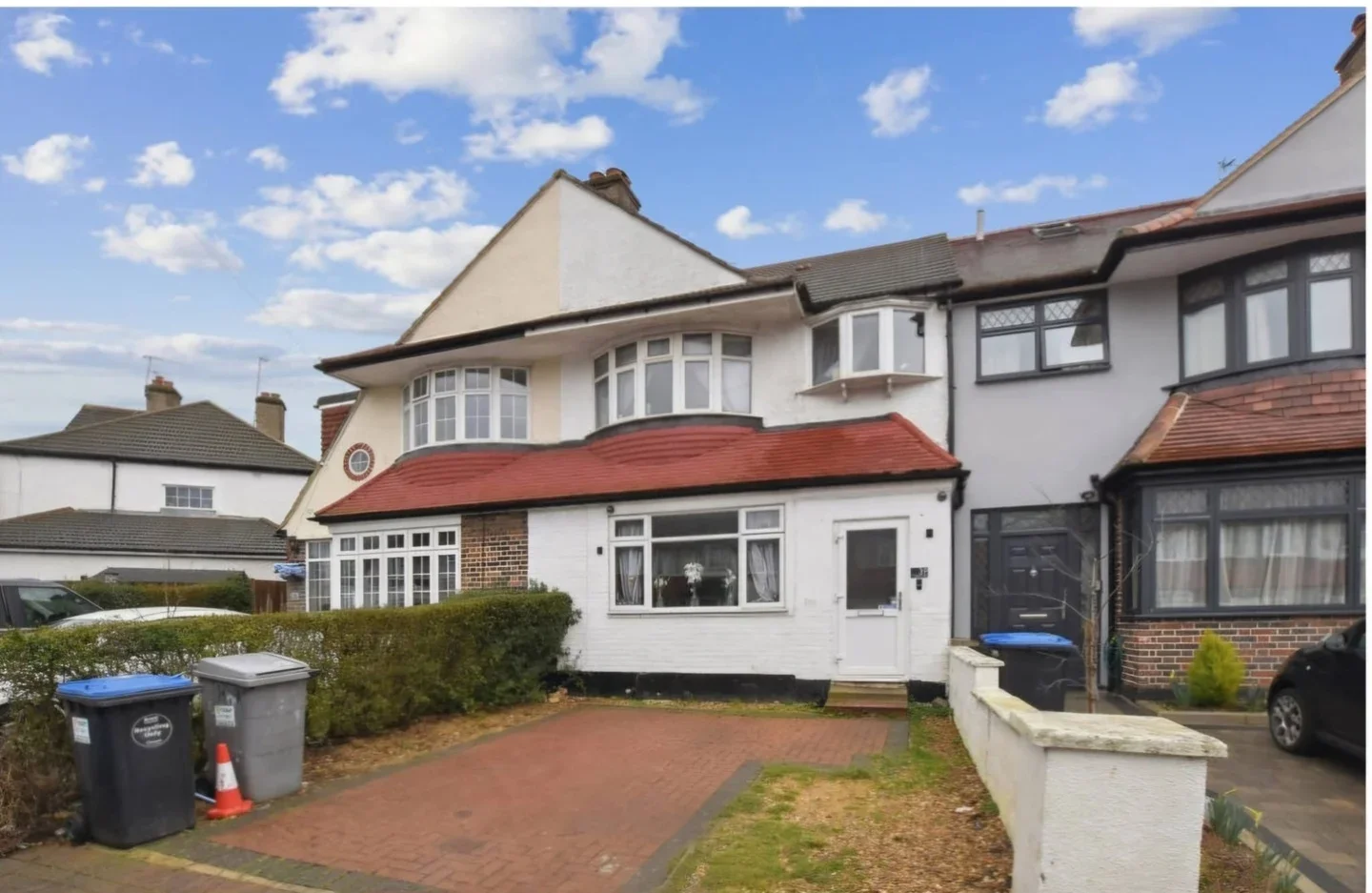 Room Manor Close in Greater London