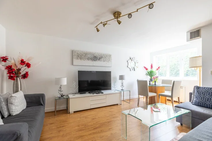 Flat Rushgrove Street in Greater London