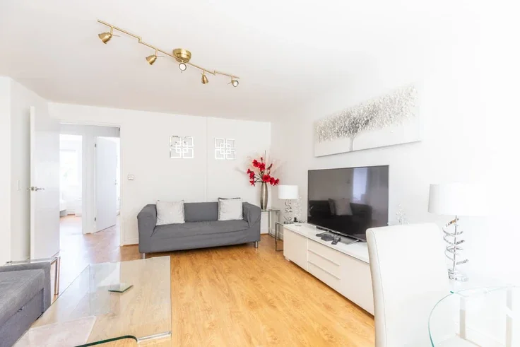 Flat Rushgrove Street in Greater London