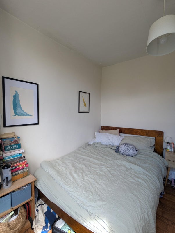 Room Allison Road in Greater London