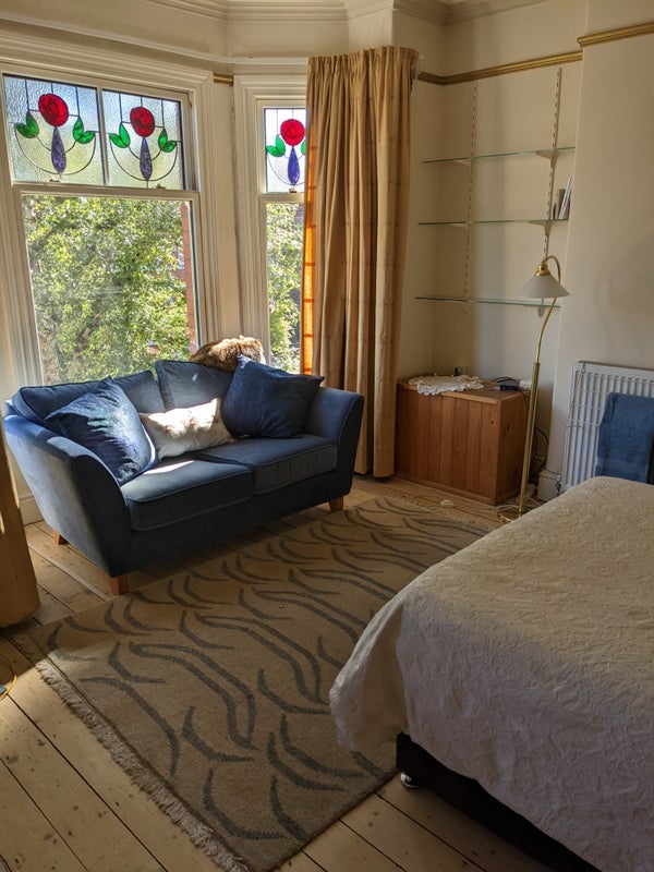 Room Clarendon Road West in Manchester