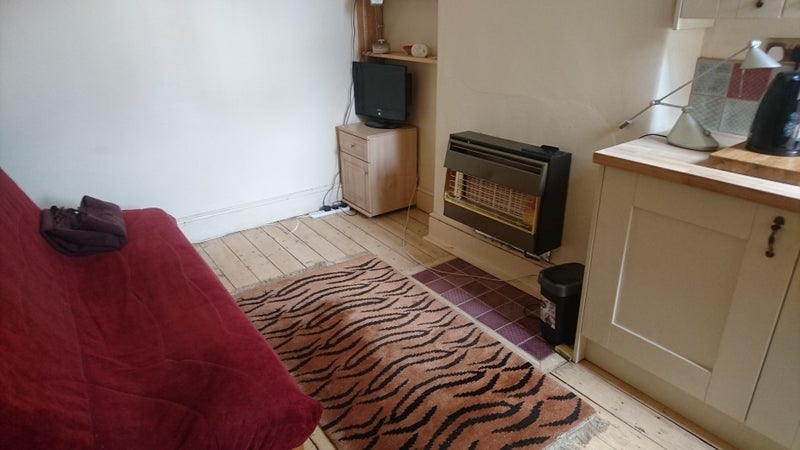 Room Clarendon Road West in Manchester