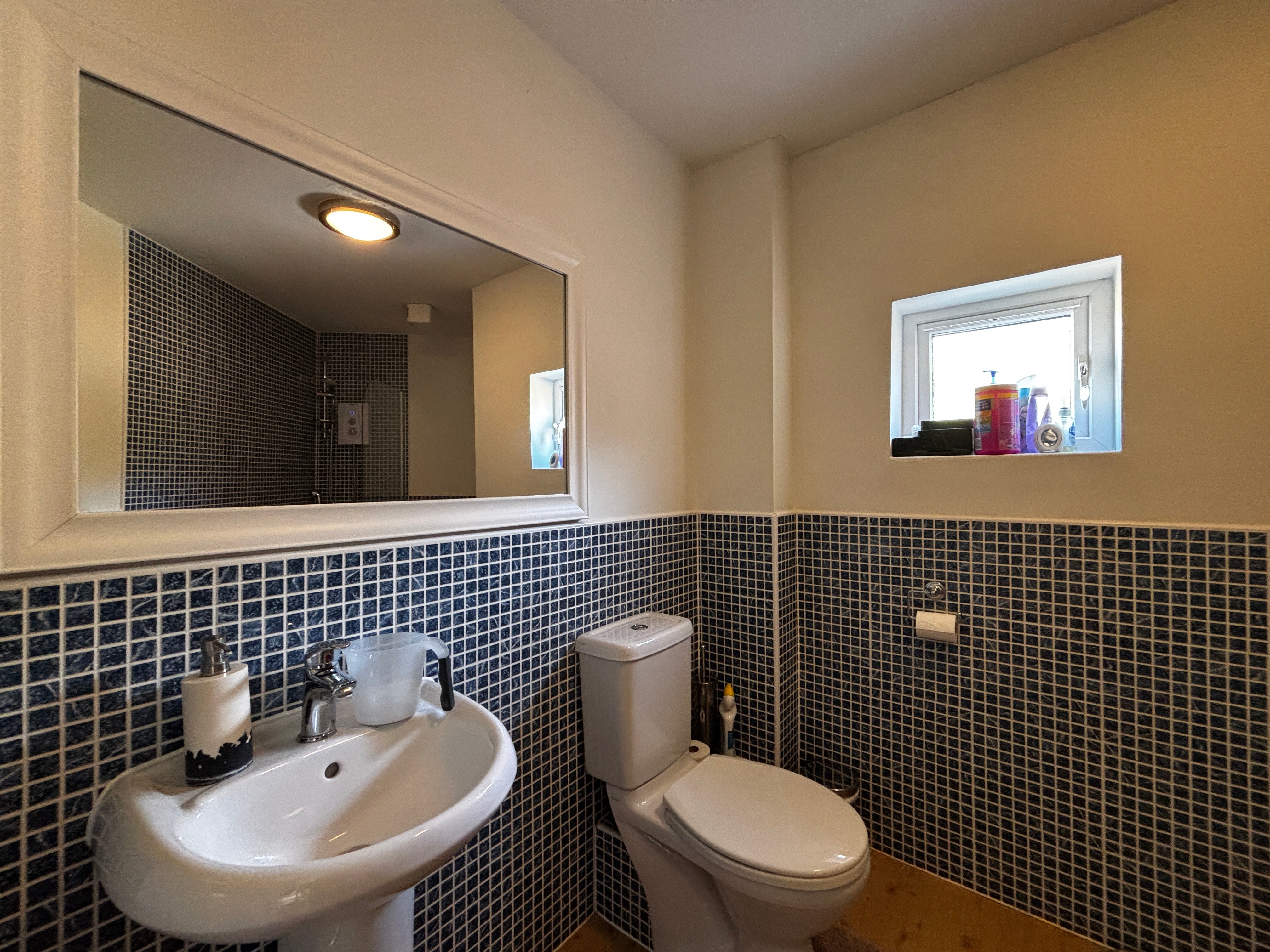 Flat Woodacre in Bristol