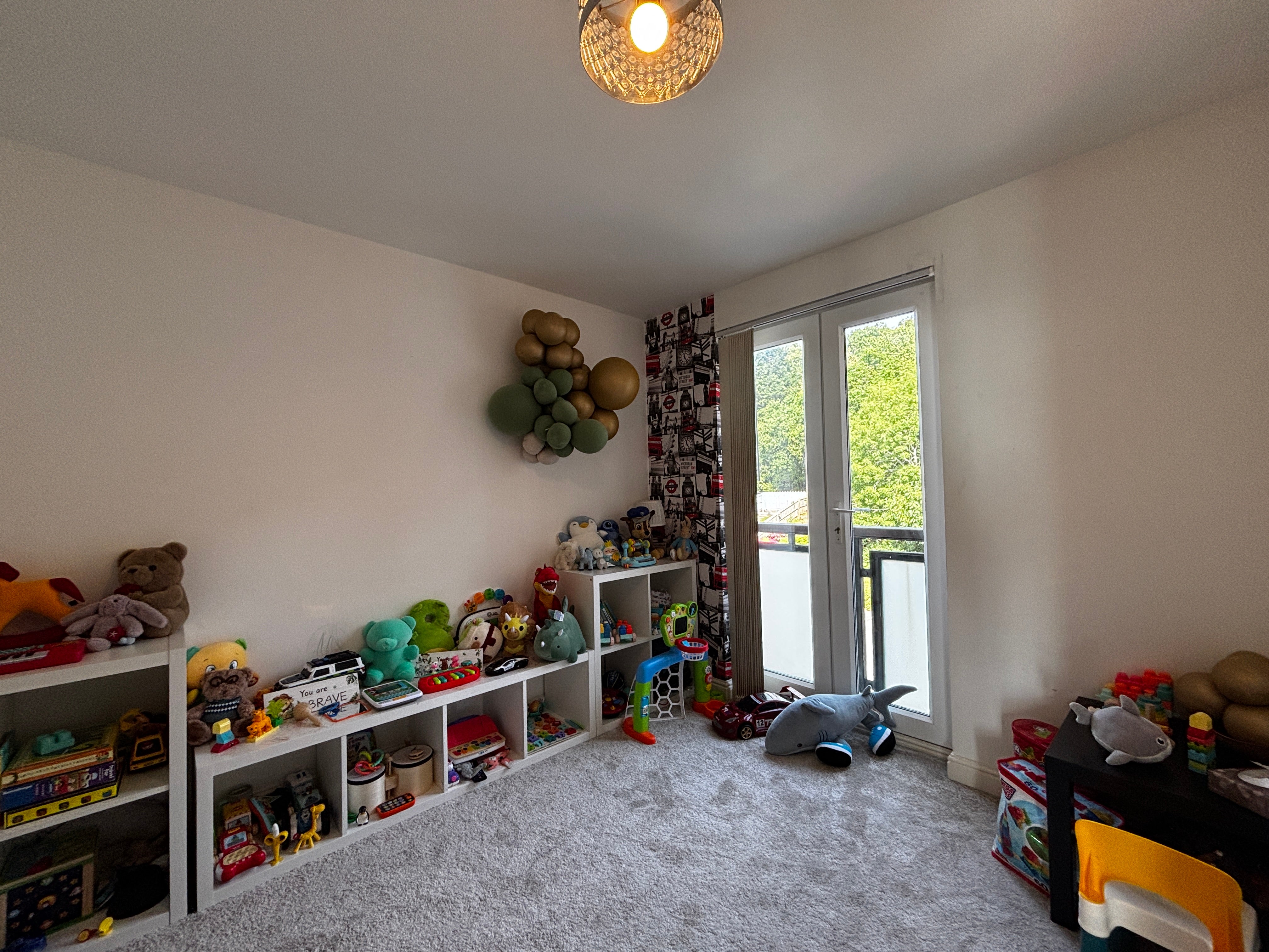 Flat Woodacre in Bristol