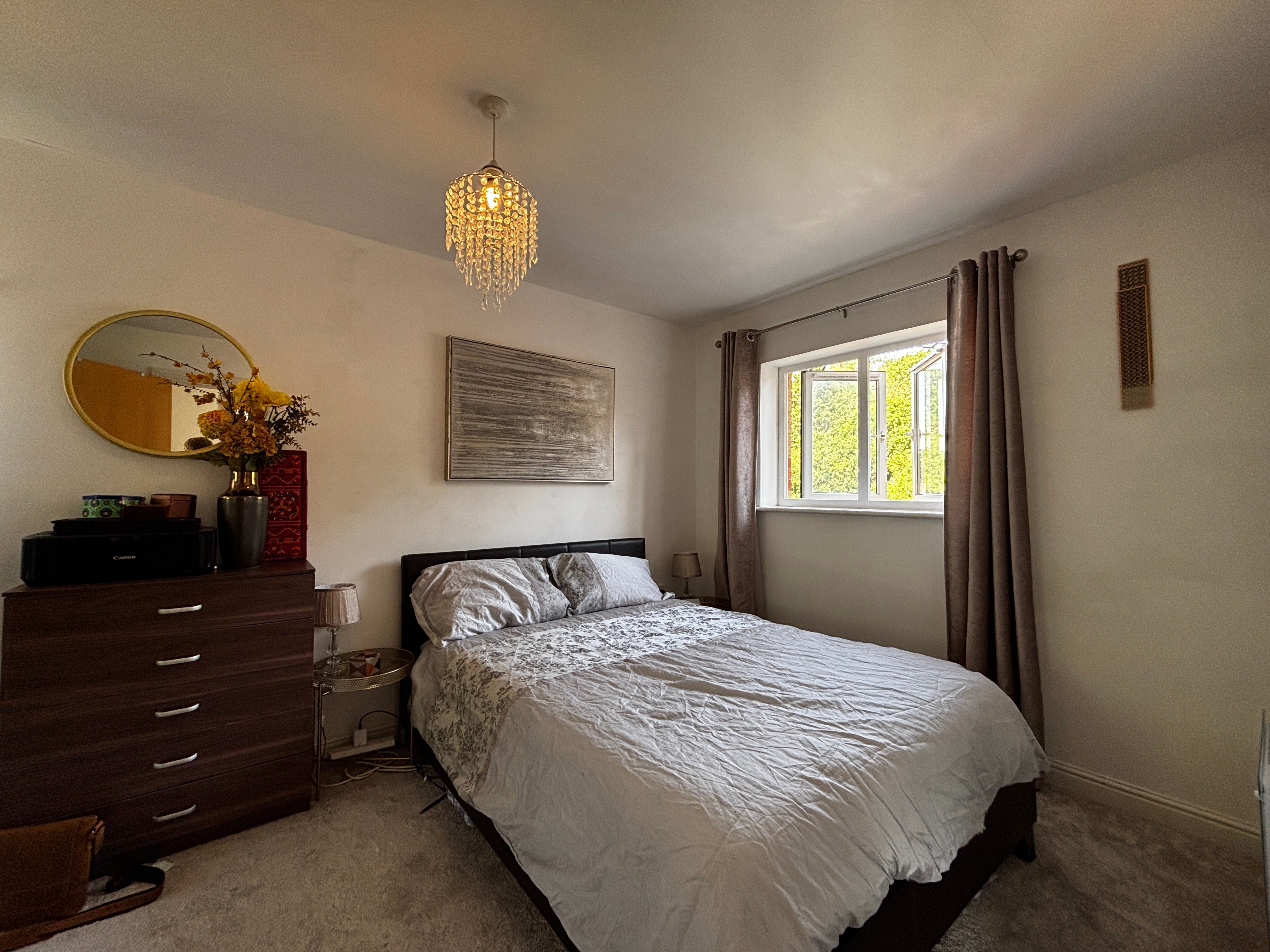 Flat Woodacre in Bristol