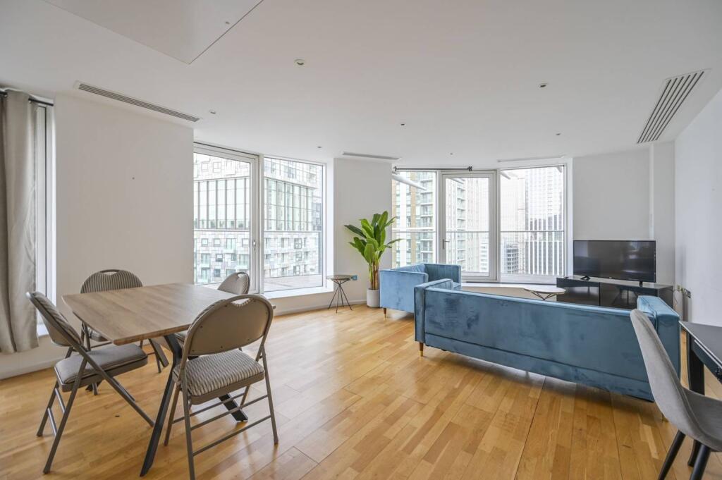 Flat Millharbour in Greater London
