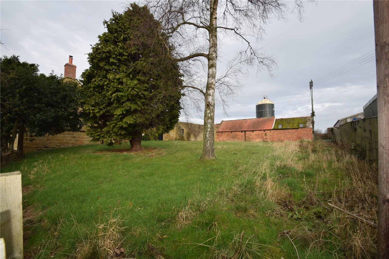 House Rocks Lane in Burniston