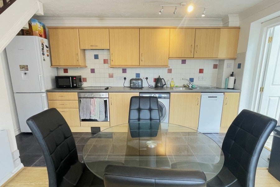 House Devoil Close in Guildford