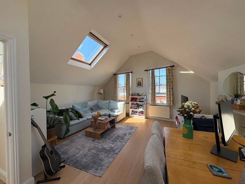 Room Lower Richmond Road in Greater London