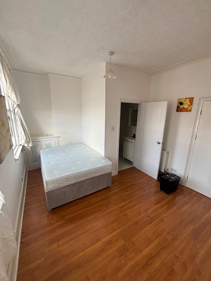 Room Trundley's Road in Greater London