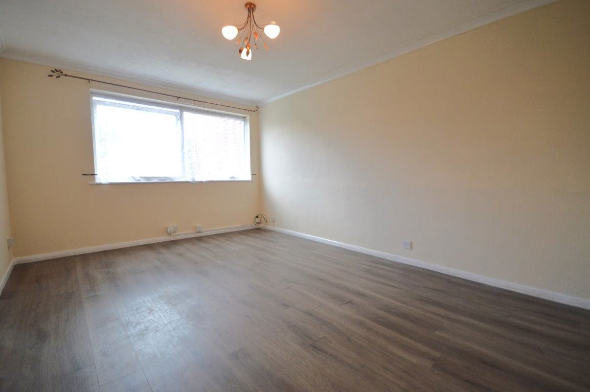 Flat Cedar Court in St Albans