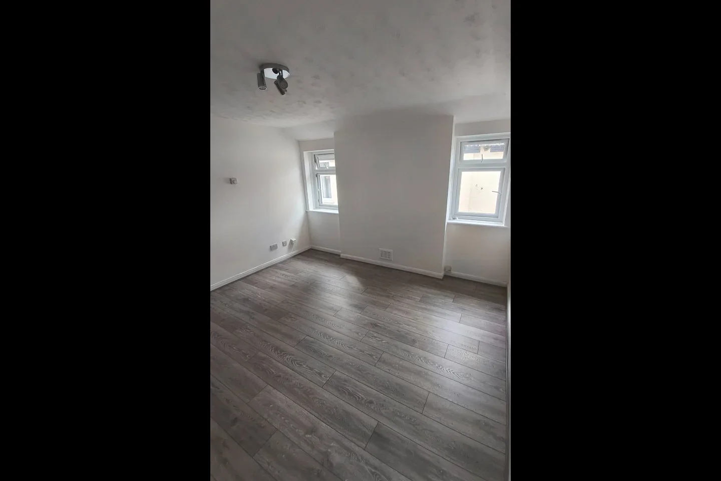 Flat Grenfell Road in Greater London
