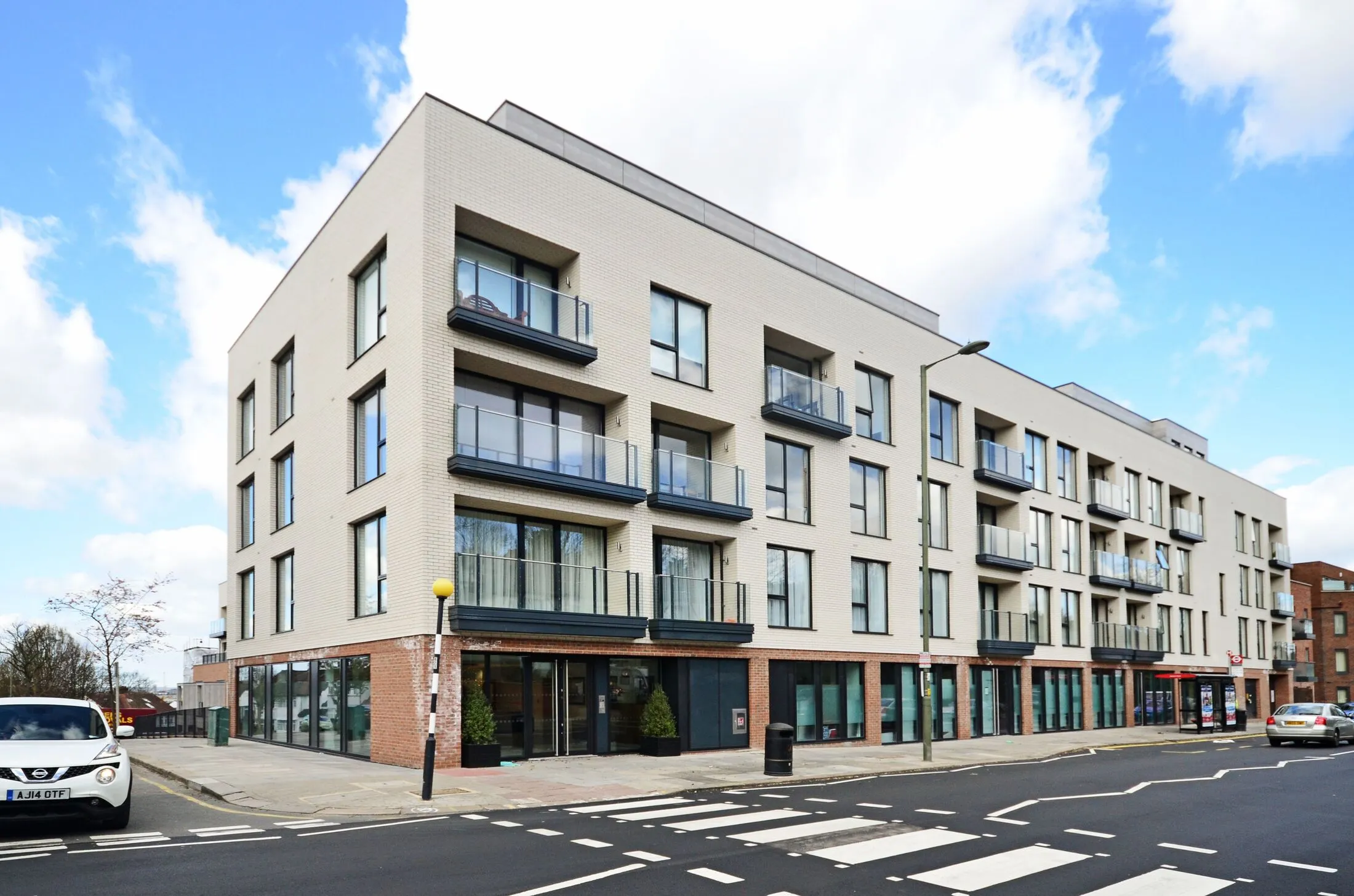 Flat Llanvanor Road in Greater London